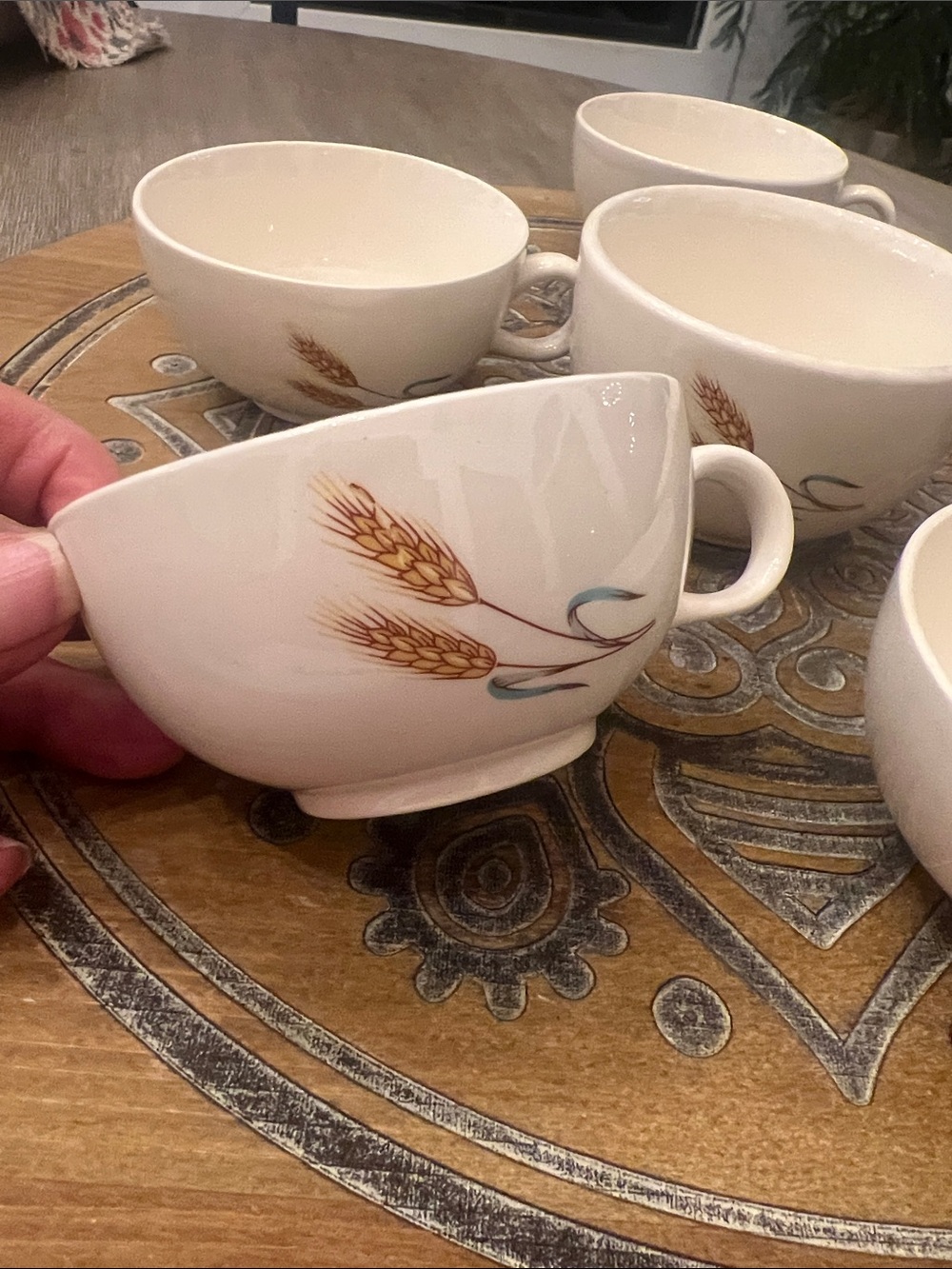 Vintage Set of 5 Off White Ceramic Wheat Motif Tea Cup - Set of 5 and extra bowl